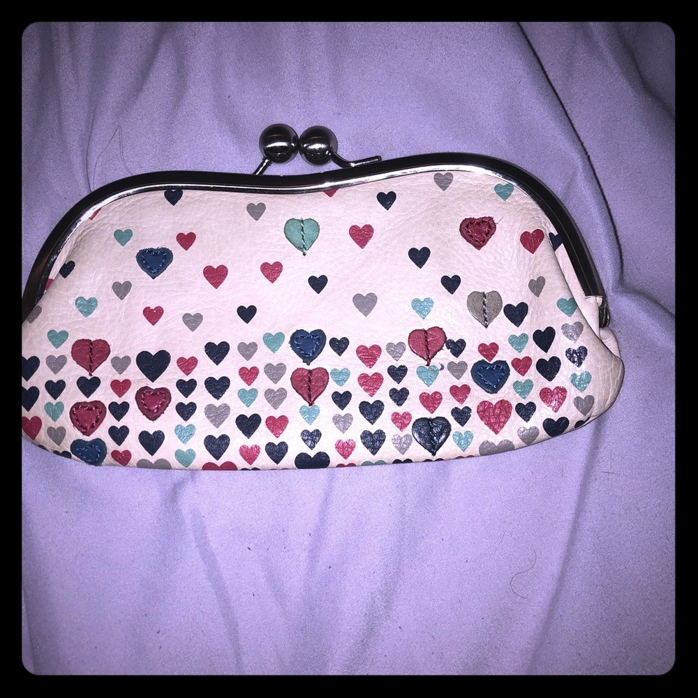 Fossil heart kiss lock wallet
